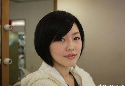 周一围：低调演员背后的多面魅力揭秘